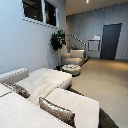 Relaxing Suite, Spa Nearby, Free Parking & Airco