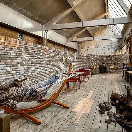 Διαμέρισμα Relaxing Suite, Nearby, Free Parking & Airco Oss