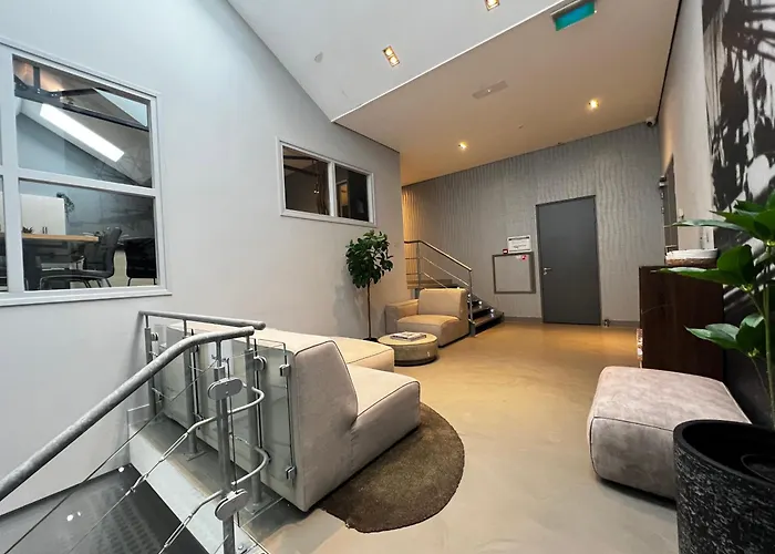 Διαμέρισμα Relaxing Suite, Nearby, Free Parking & Airco *