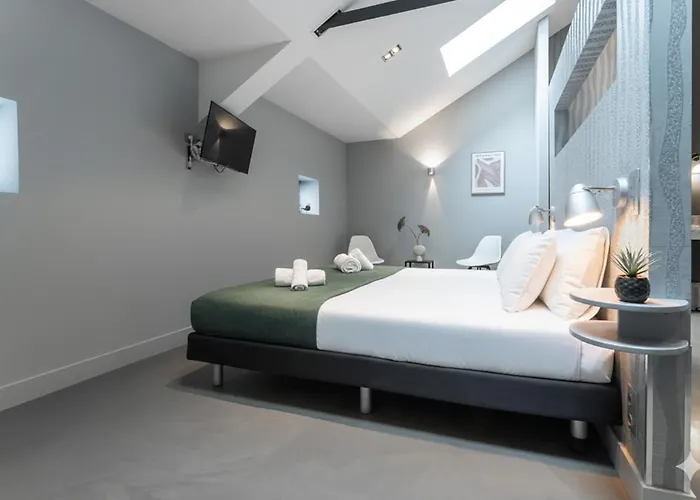 Relaxing Suite, Nearby, Free Parking & Airco * Oss